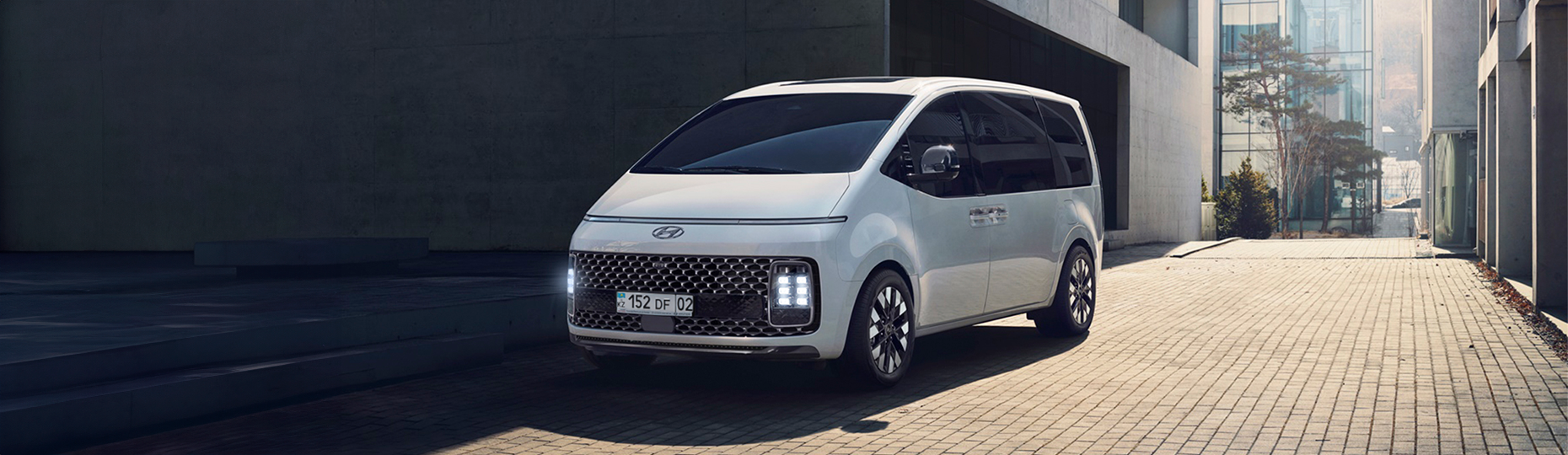 Купить новый Hyundai Staria 2022-2023 у официального дилера в Караганде